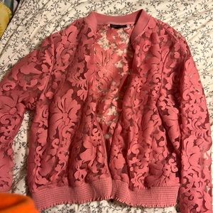 Layne Bryant sheer pink jacket! Fantastic street style high fashion